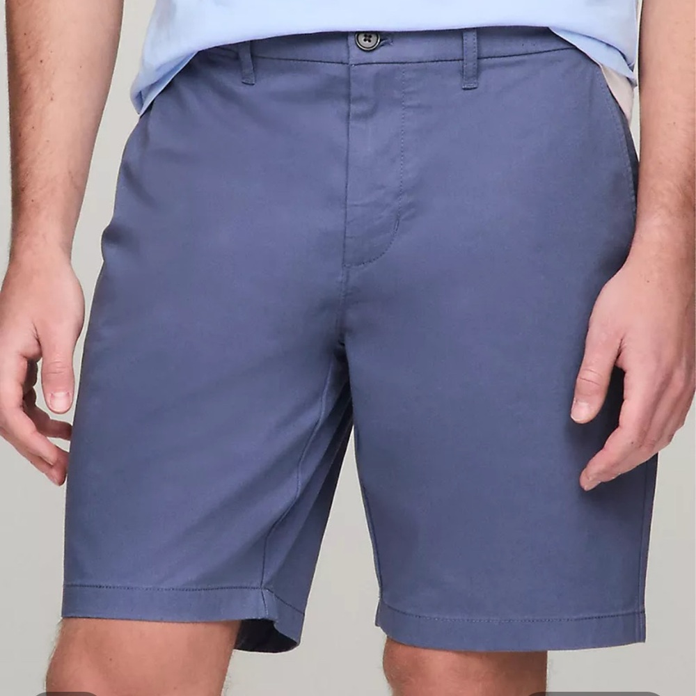 NWT Tommy Hilfiger Men's TH Flex Stretch 9"
Flat-Front Shorts